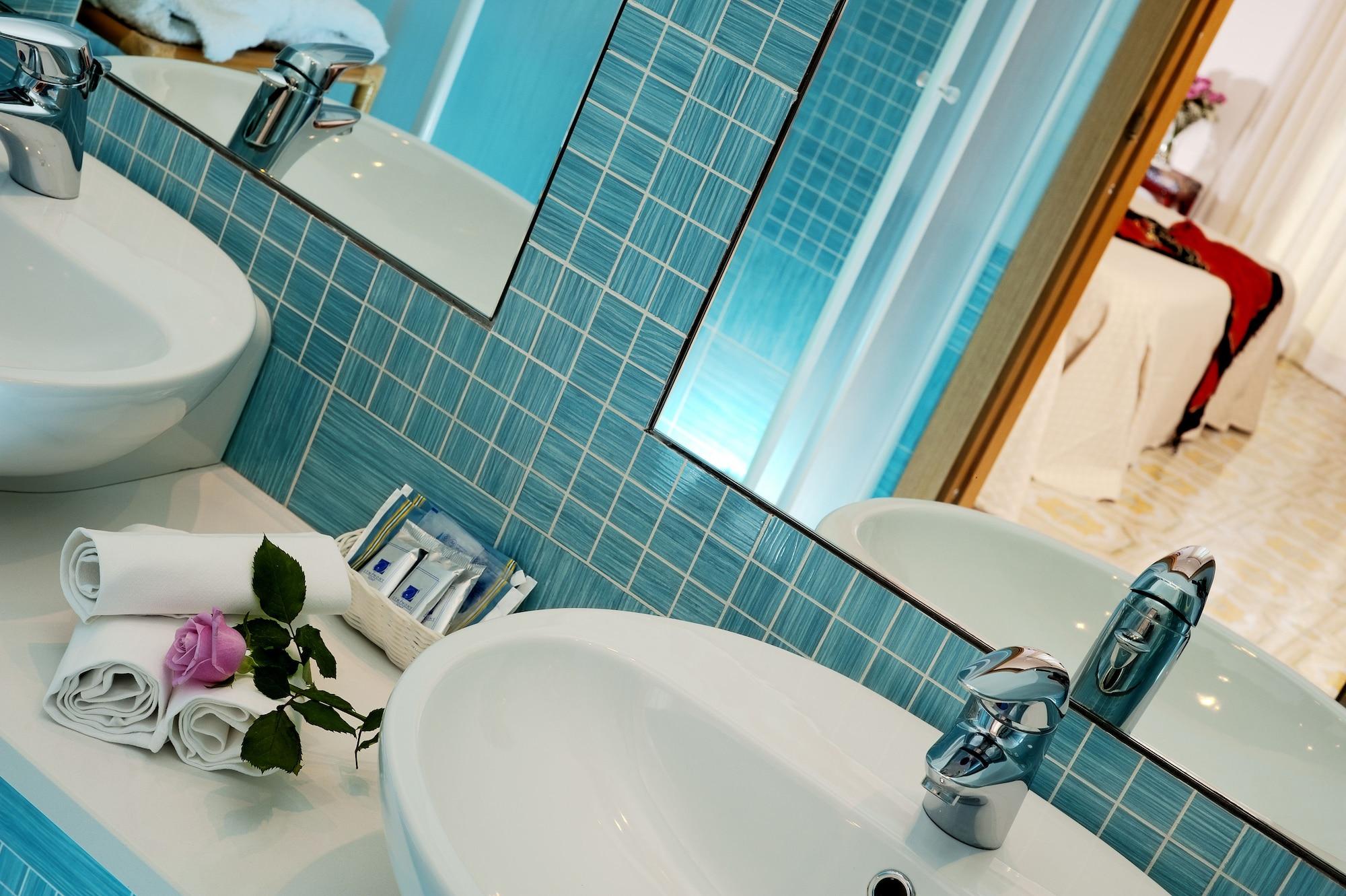 איסקיה Hotel Ulisse מראה חיצוני תמונה