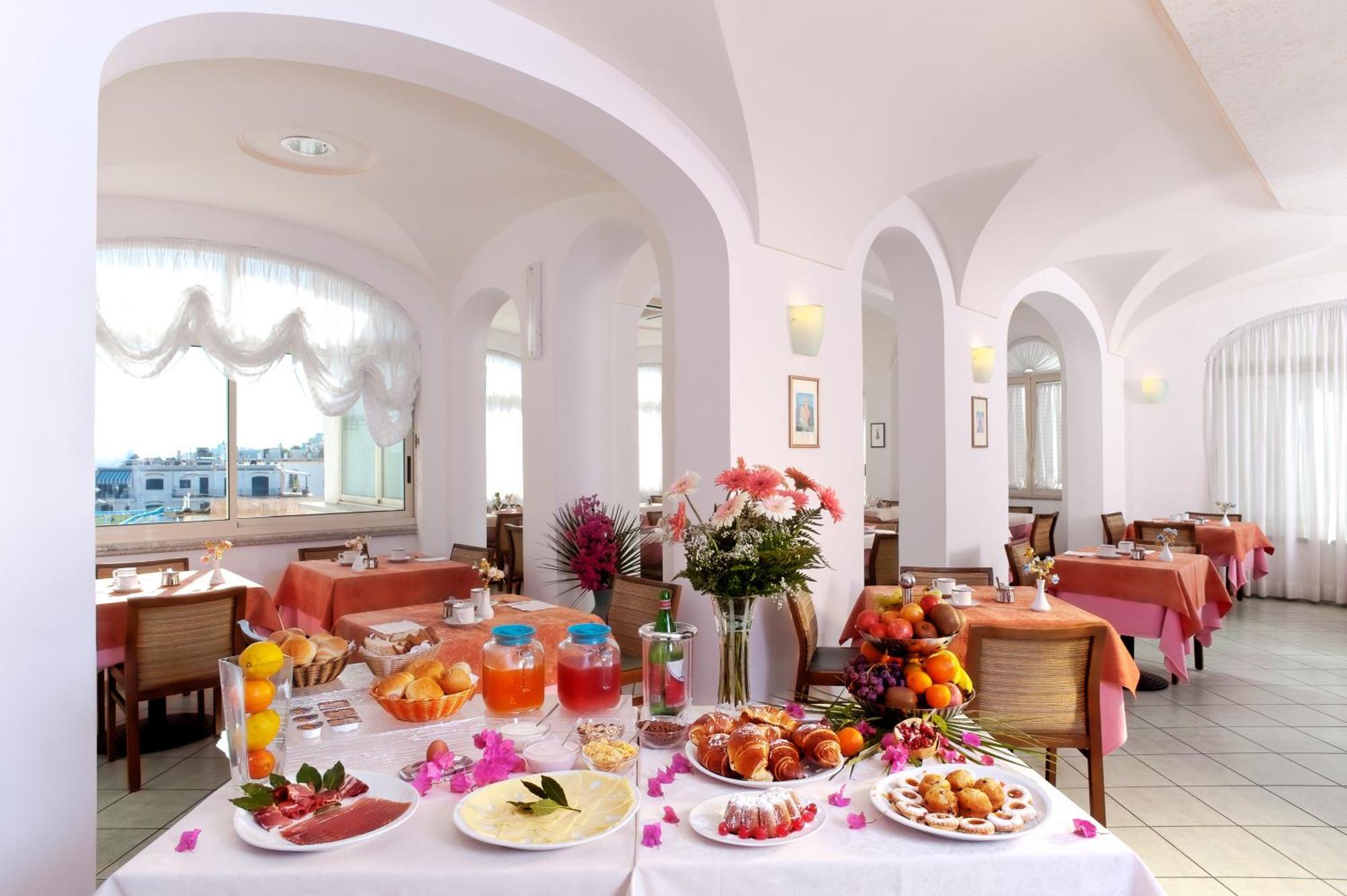 איסקיה Hotel Ulisse מראה חיצוני תמונה